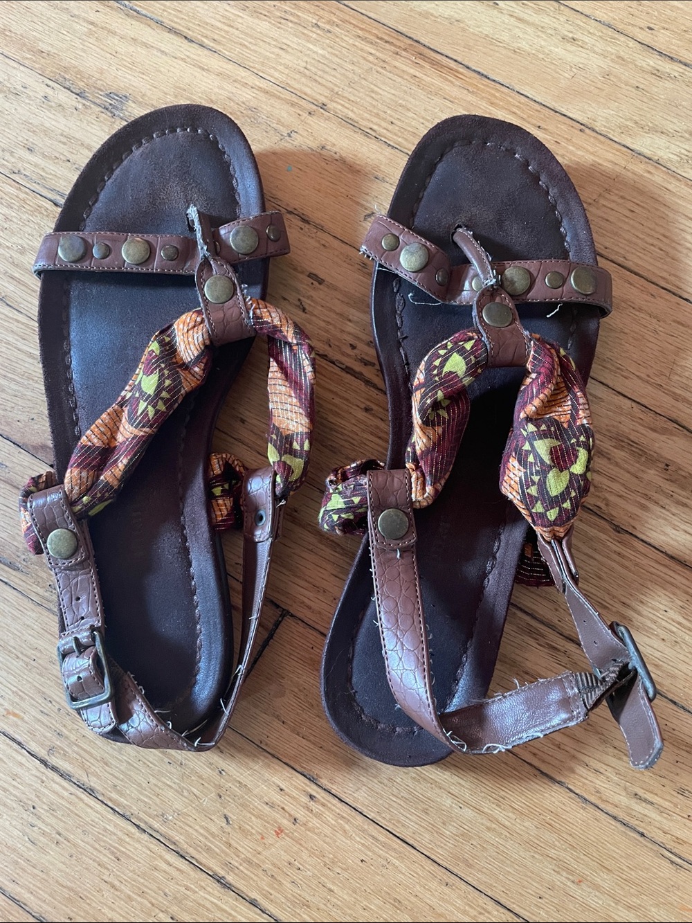 libby. edelman Brown Studded Boho Knot Sandals